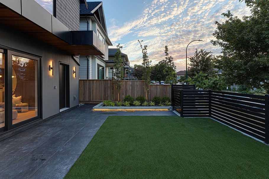 1 944 E 13 Avenue Vancouver, BC - 3