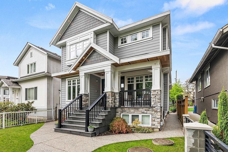 6229 St. Catherines Street Vancouver, BC - 2