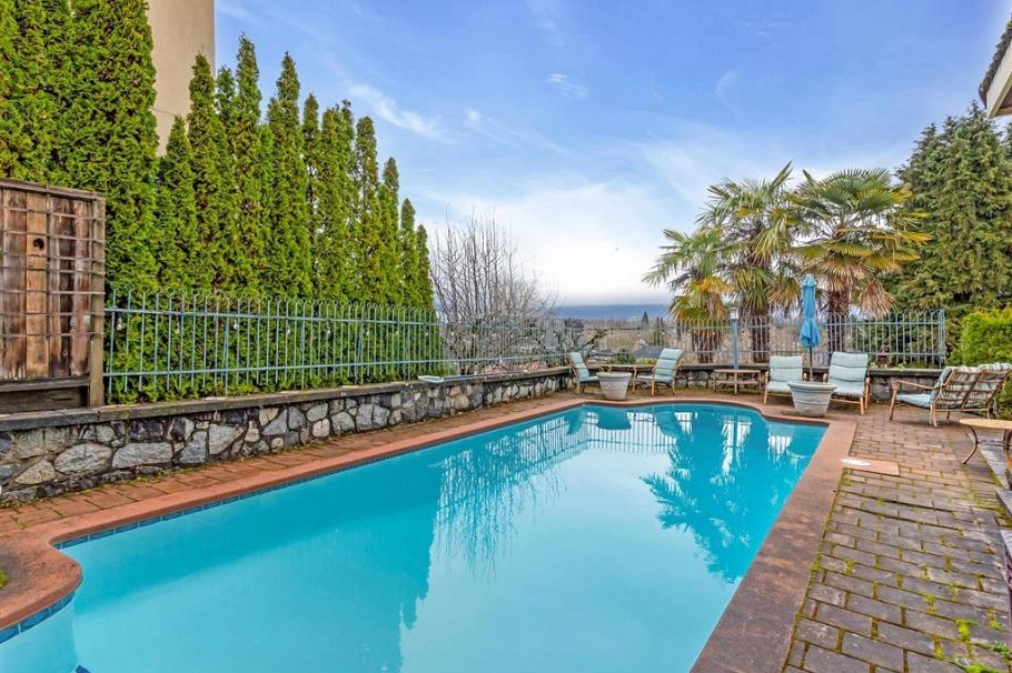 3705 Puget Drive Vancouver, BC - 37