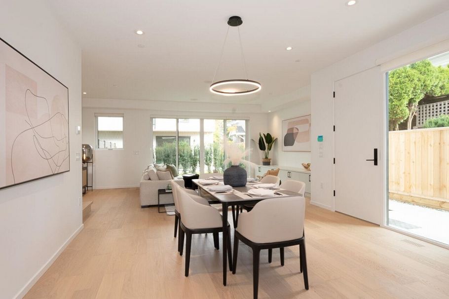 122 E 17th Avenue Vancouver, BC - 11