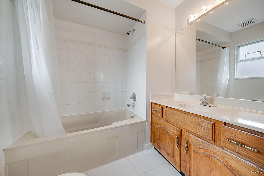 4021 Victoria Drive Vancouver, BC - 24