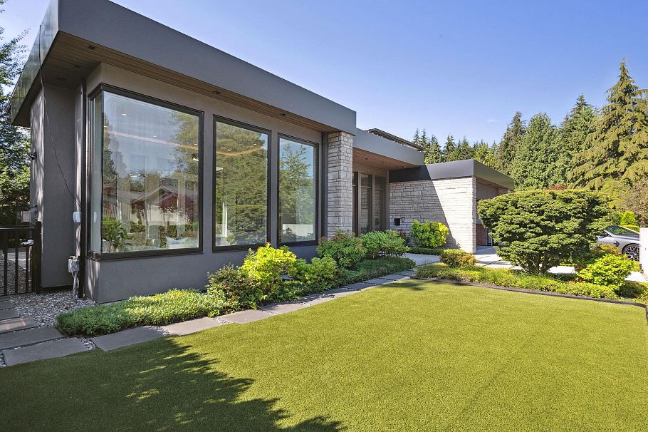 983 Tudor Avenue North Vancouver, BC - 3