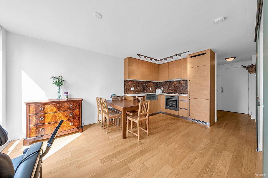 1002 565 Smithe Street Vancouver, BC - 3