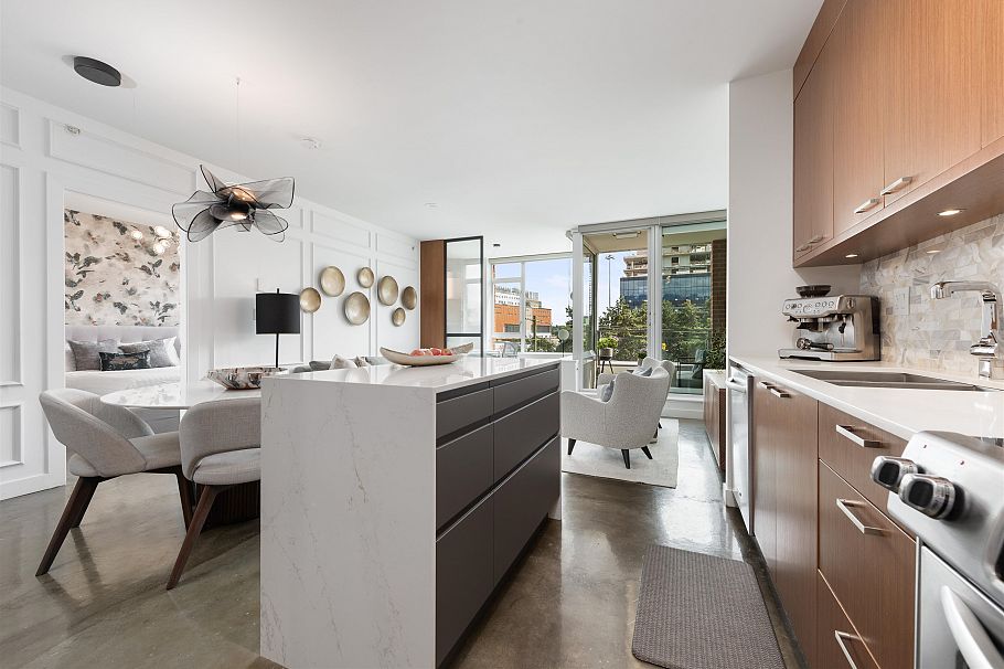 415 221 Union Street Vancouver, BC - 9