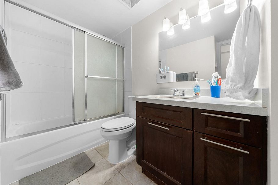 306 3624 Fraser Street Vancouver, BC - 8