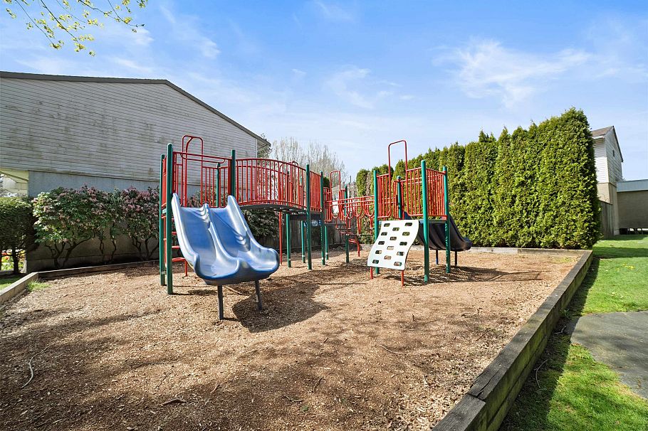 2 3558 E 49th Avenue Vancouver, BC - 20