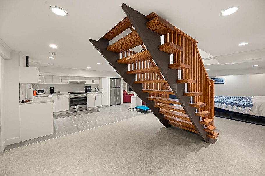 1519 W 35th Avenue Vancouver, BC - 28