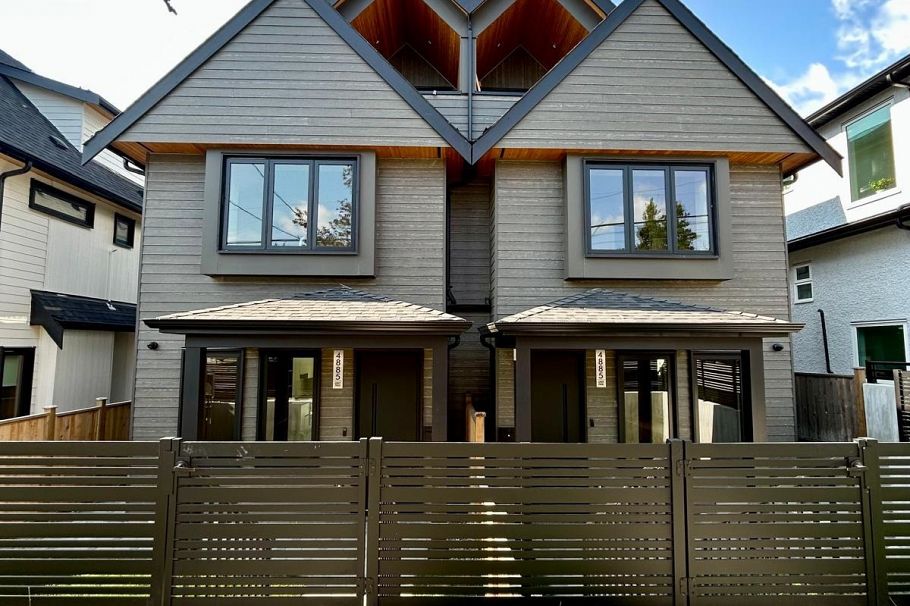 1 4895 Moss Street Vancouver, BC - 3