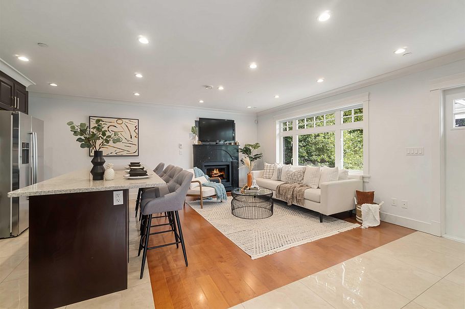 2721 W 5th Avenue Vancouver, BC - 3