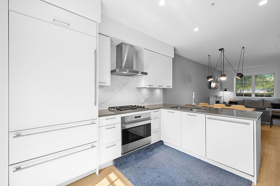 6 1133 Ridgewood Drive North Vancouver, BC - 8