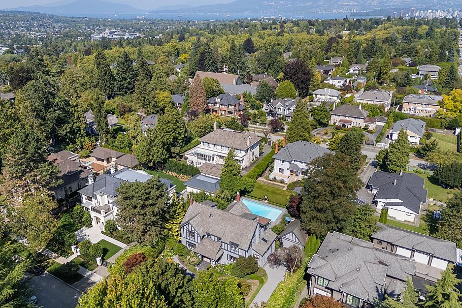 1519 W 35th Avenue Vancouver, BC - 39