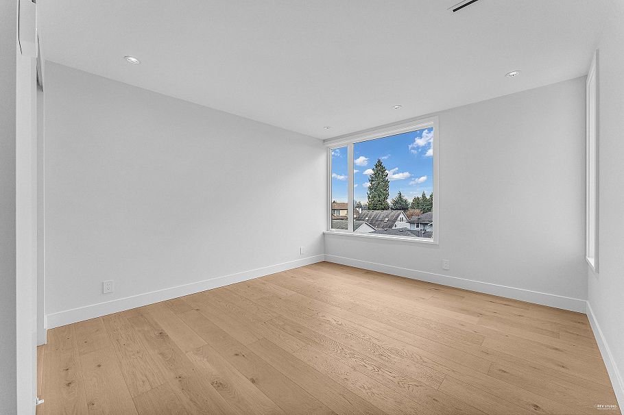 615 E 6th Street North Vancouver, BC - 23