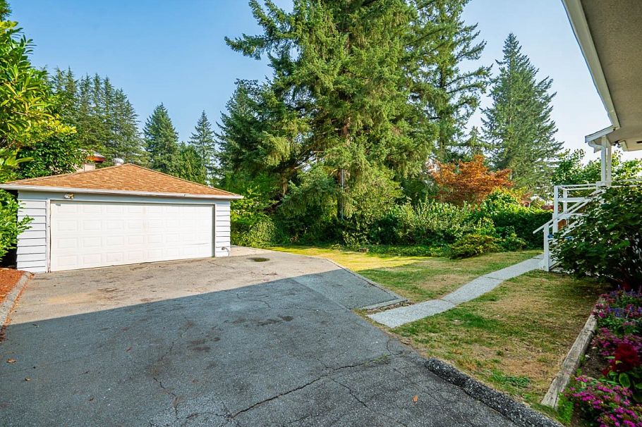 1302 Lennox Street North Vancouver, BC - 9