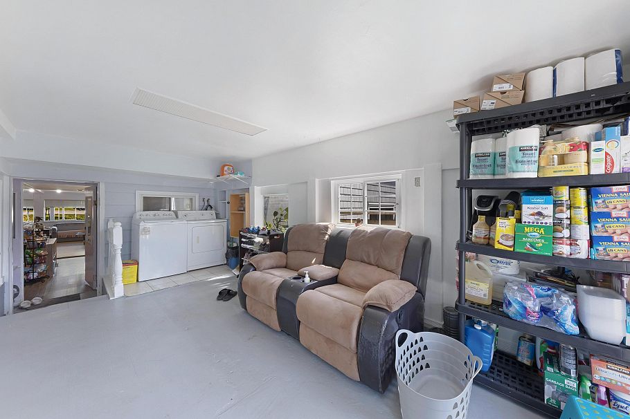 6777 Kerr Street Vancouver, BC - 24