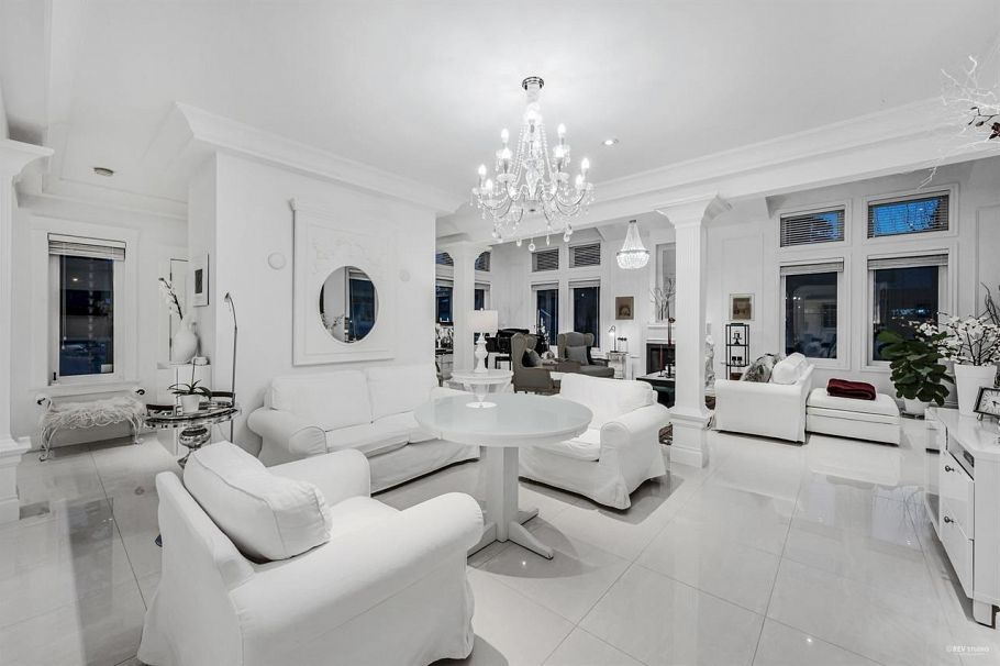 4511 Capilano Road North Vancouver, BC - 5