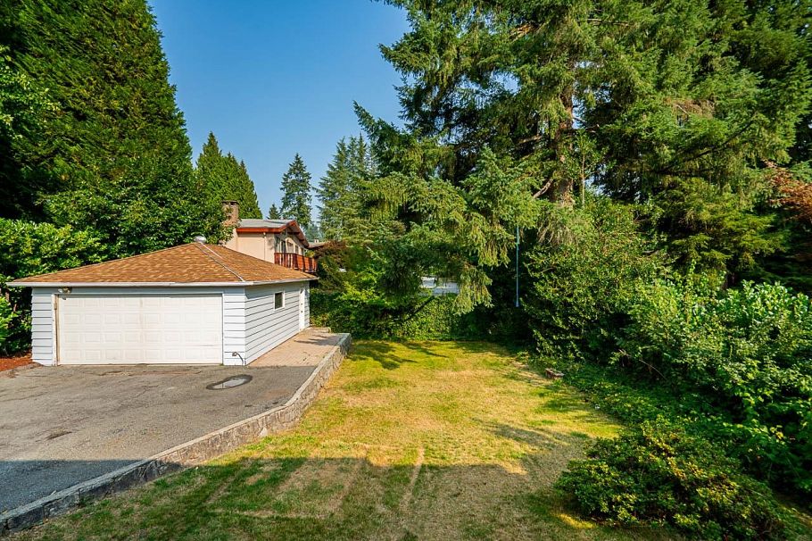 1302 Lennox Street North Vancouver, BC - 10