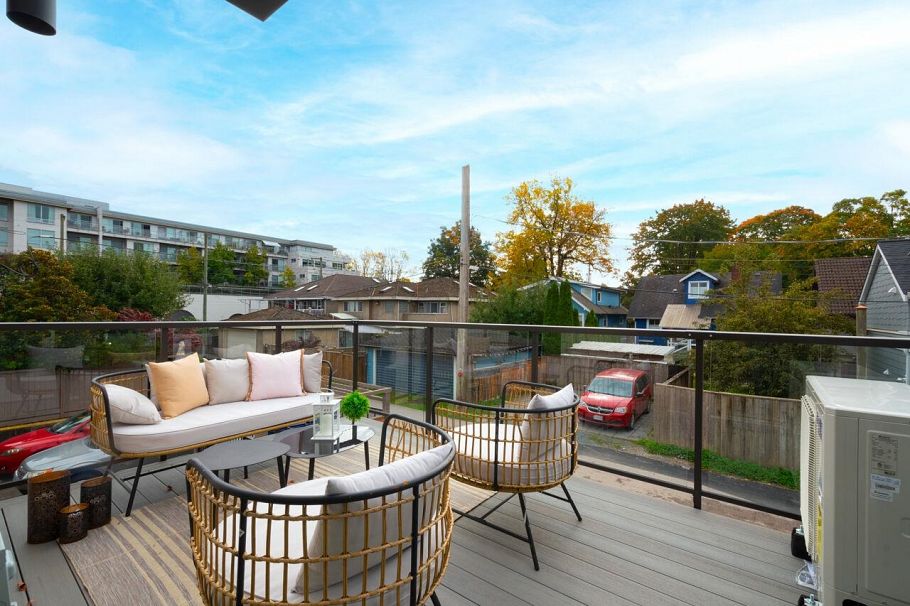 122 E 17th Avenue Vancouver, BC - 26