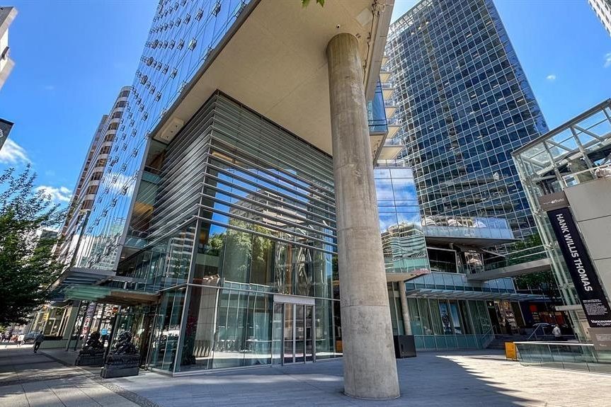 5004 1128 W Georgia Street Vancouver, BC - 2