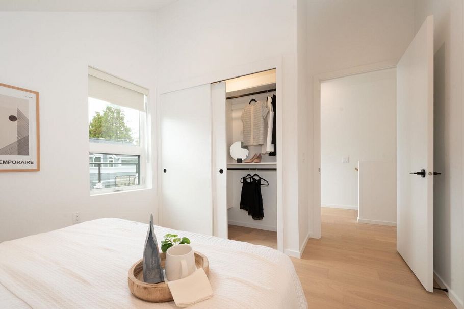 122 E 17th Avenue Vancouver, BC - 22