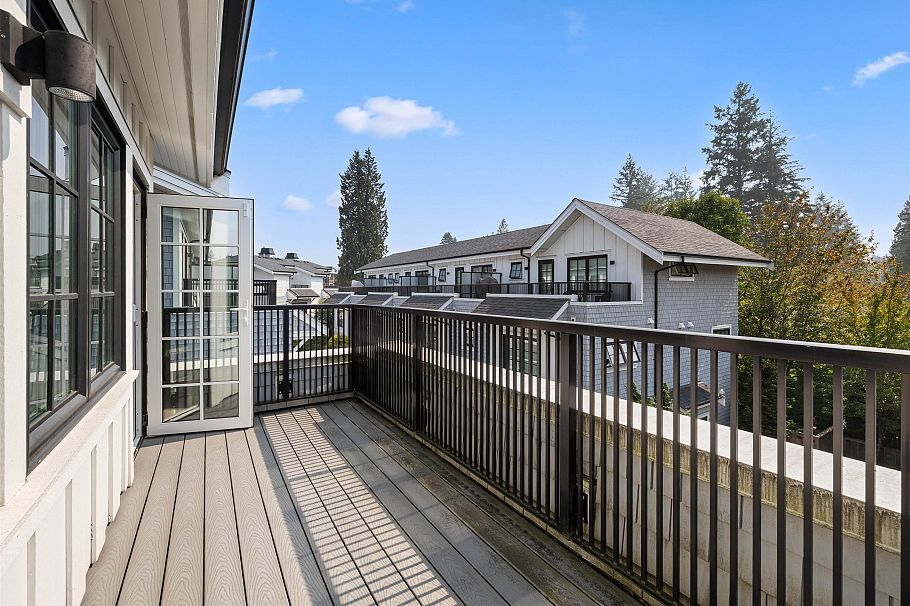 6 1133 Ridgewood Drive North Vancouver, BC - 20