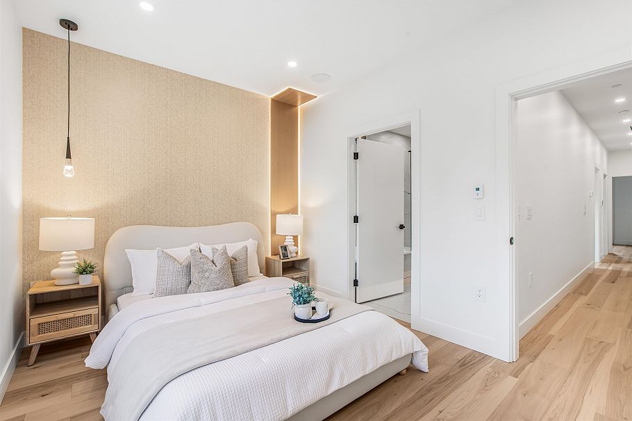 3336 W 14th Avenue Vancouver, BC - 24