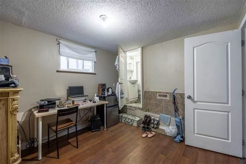4940 Killarney Street Vancouver, BC - 11