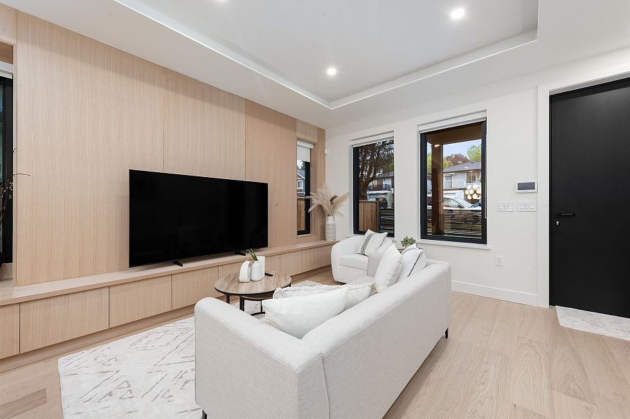 1 4895 Moss Street Vancouver, BC - 8