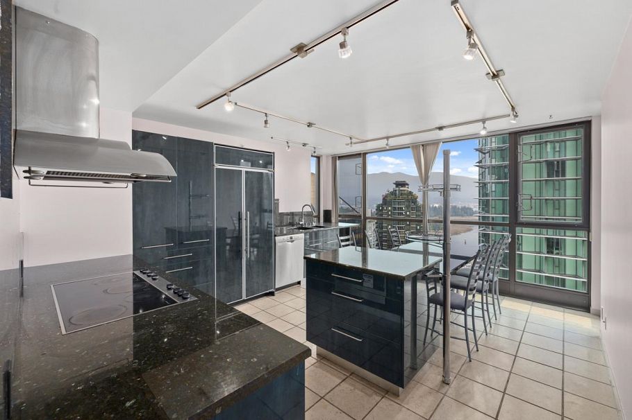 2202 1331 Alberni Street Vancouver, BC - 9