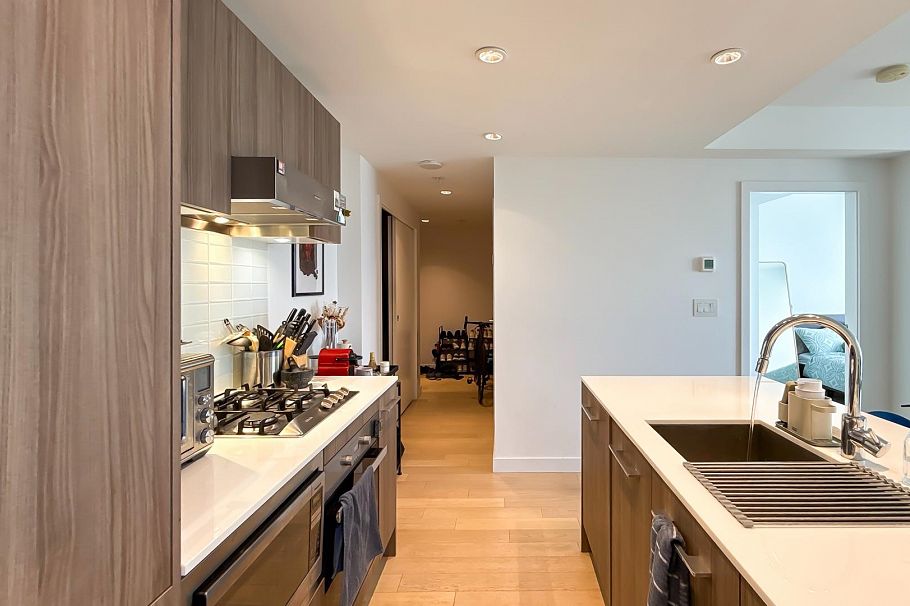 1112 2220 Kingsway Vancouver, BC - 8