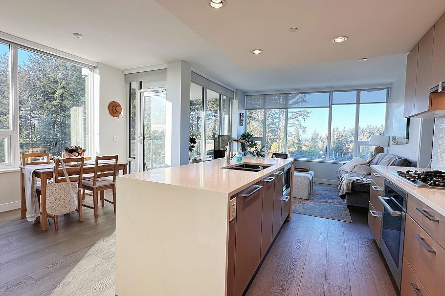 908 5410 Shortcut Road Vancouver, BC - 5