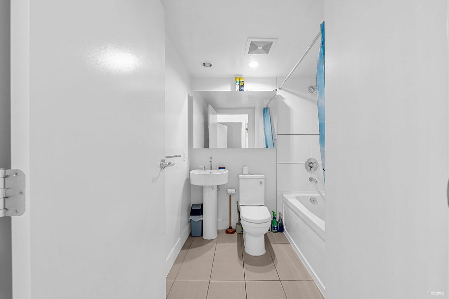 1002 565 Smithe Street Vancouver, BC - 17