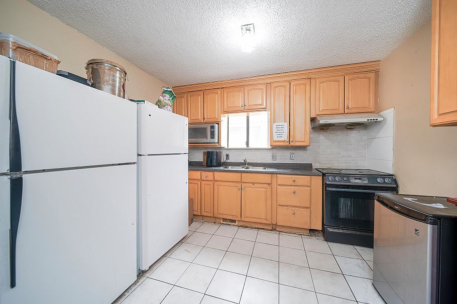 4940 Killarney Street Vancouver, BC - 2