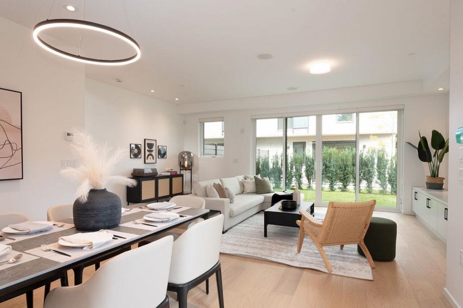 122 E 17th Avenue Vancouver, BC - 5