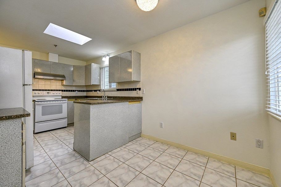 3315 Charles Street Vancouver, BC - 10