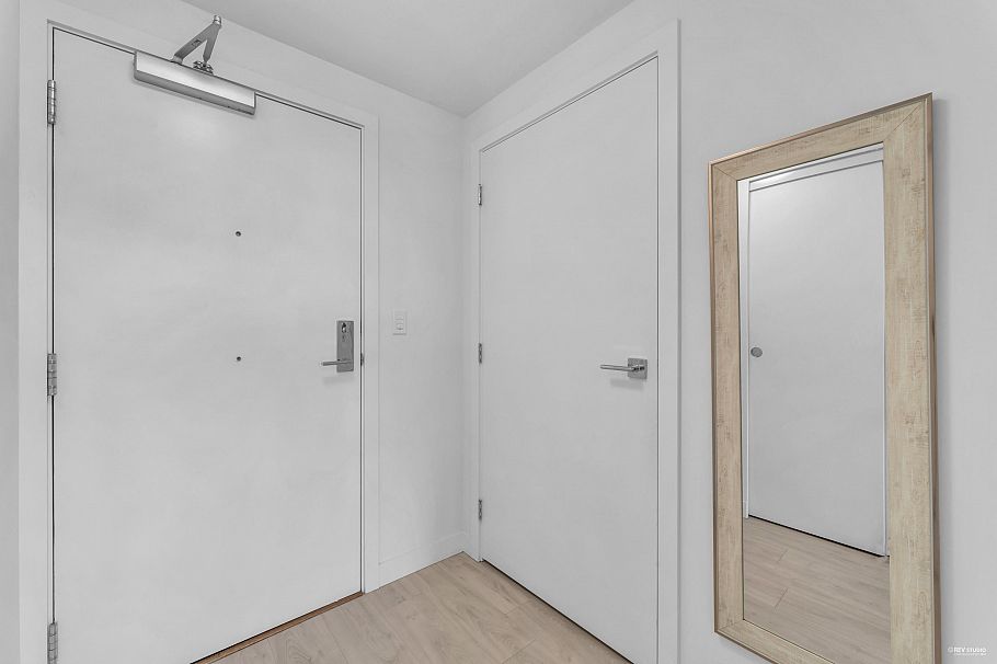 1406 1401 Hunter Street North Vancouver, BC - 6