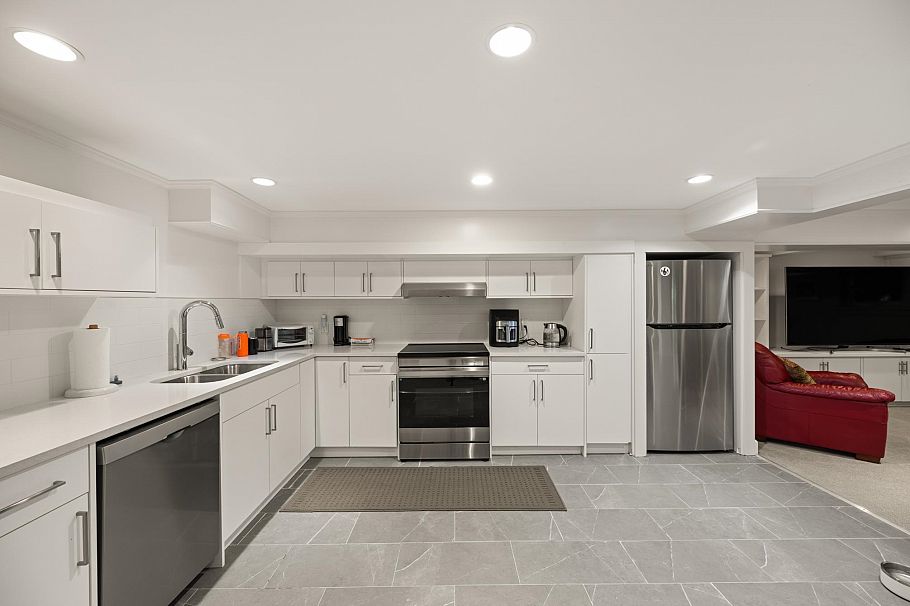 1519 W 35th Avenue Vancouver, BC - 29