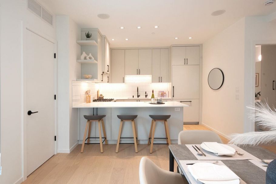 122 E 17th Avenue Vancouver, BC - 15