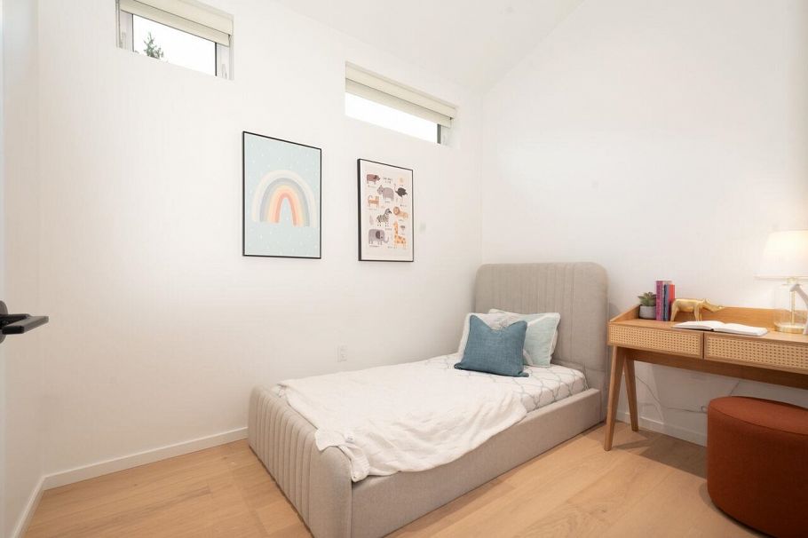 122 E 17th Avenue Vancouver, BC - 30