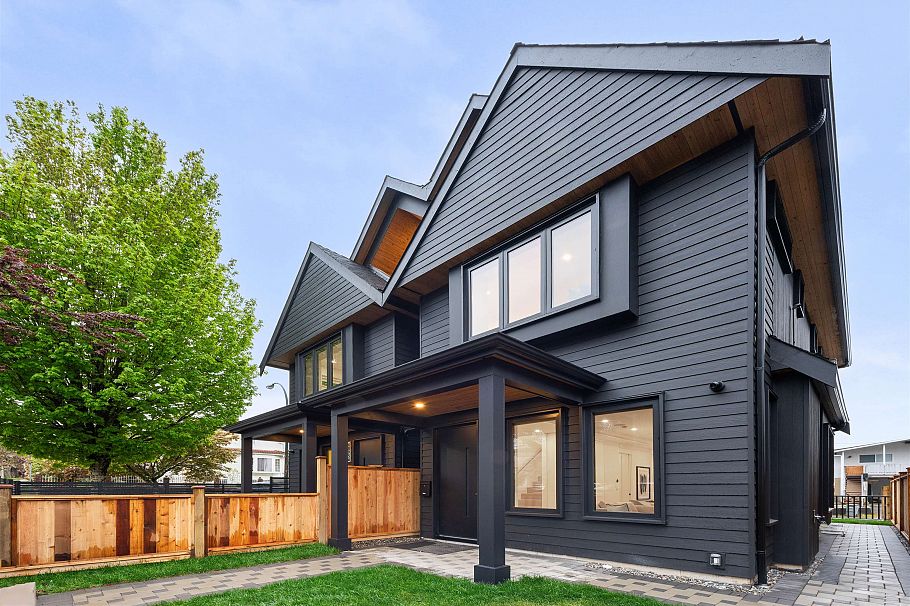 1 4895 Moss Street Vancouver, BC - 33