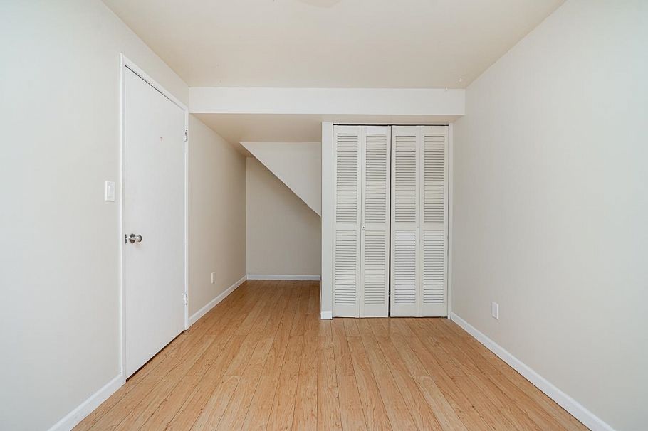 1302 Lennox Street North Vancouver, BC - 33