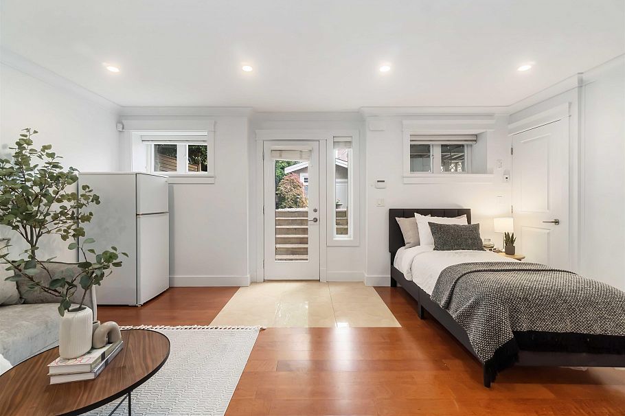 2721 W 5th Avenue Vancouver, BC - 26