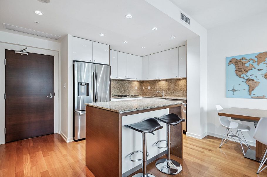 605 1005 Beach Avenue Vancouver, BC - 2