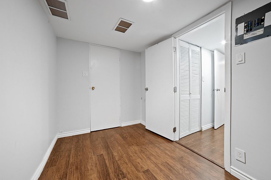 2 3558 E 49th Avenue Vancouver, BC - 15