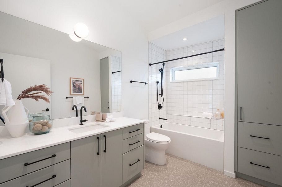 122 E 17th Avenue Vancouver, BC - 31