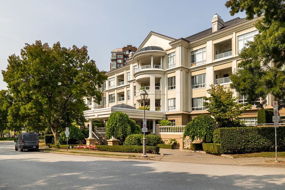 403 5735 Hampton Place Vancouver, BC - 2
