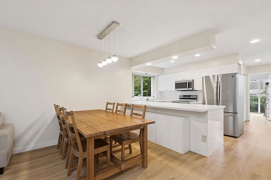 3379 Fieldstone Avenue Vancouver, BC - 4