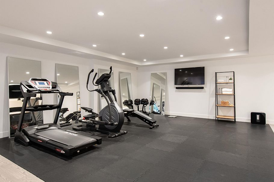 4262 Lions Avenue North Vancouver, BC - 32