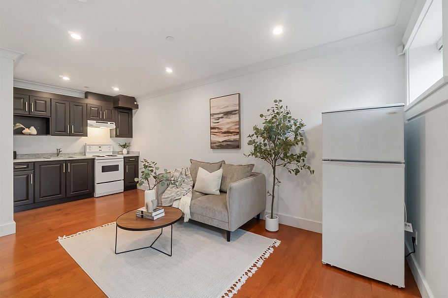 2721 W 5th Avenue Vancouver, BC - 28