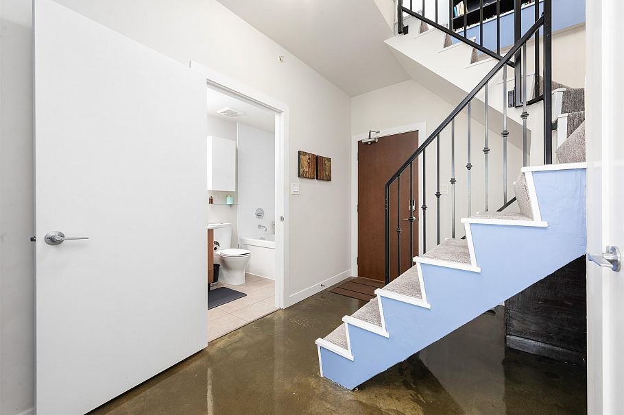 903 221 Union Street Vancouver, BC - 2