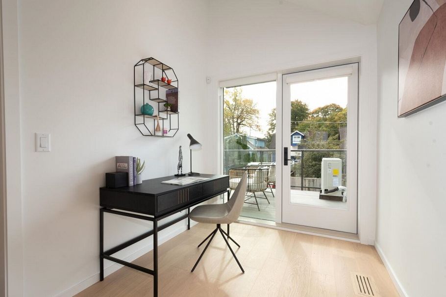 122 E 17th Avenue Vancouver, BC - 25